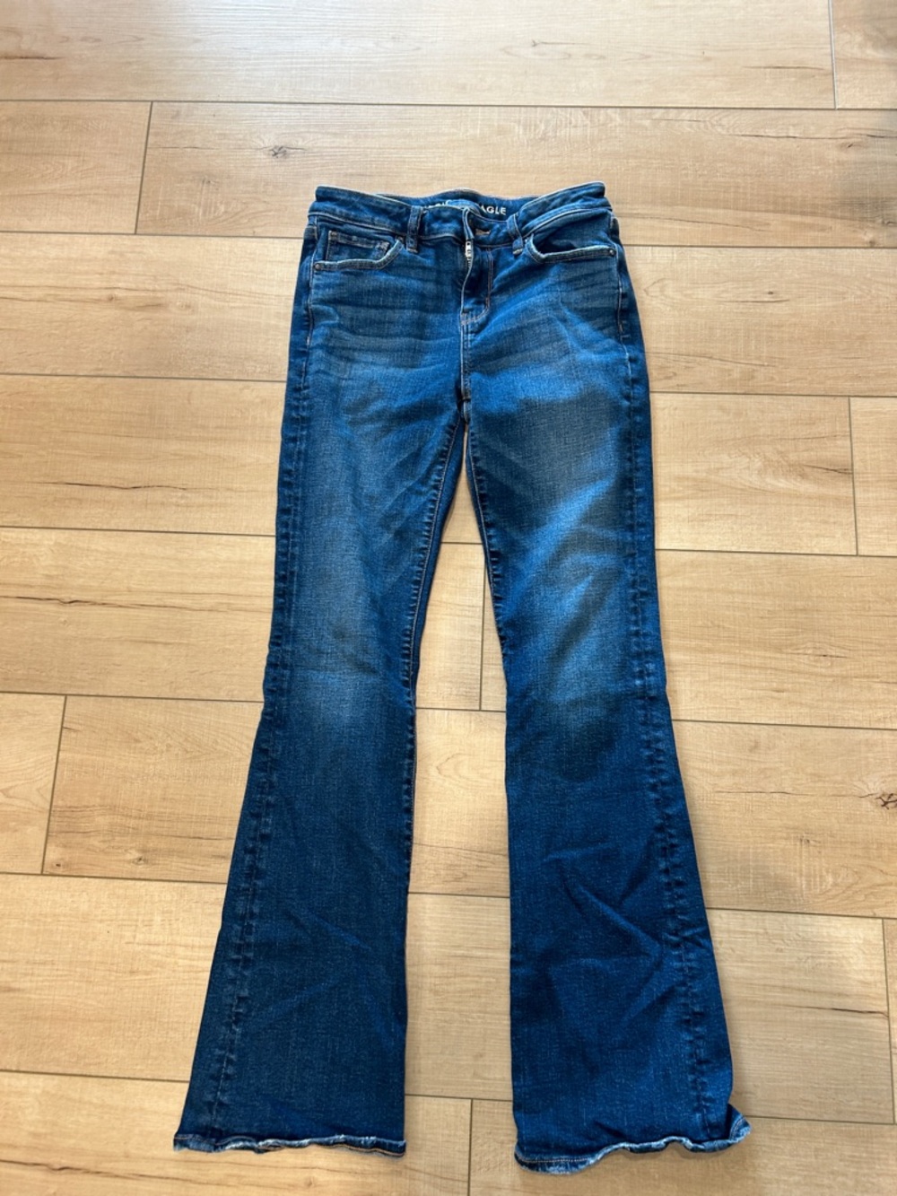 American Eagle Outfitters Dark Blue Flare Jeans size 4 stretch